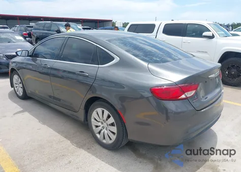 2015 Chrysler 200 Lx z USA, uszkodzony, nr VIN 1C3CCCFB5FN588802